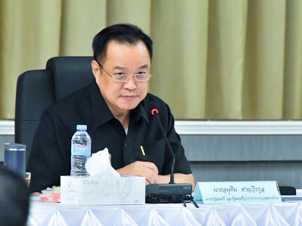 “นายกฯ อนุทิน” นำทีมติดตามพื้นที่ประสบอุทกภัยลุ่มเจ้าพระยา สั่งปรับลดอัตราการระบายน้ำ เพื่อลดผลกระทบพื้นที่ท้ายเขื่อน