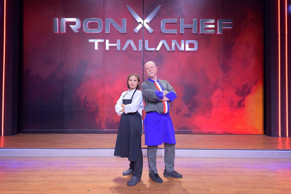 Iron Chef !! เปิดศึก “อาหารไทยโมเดิร์น” “เชฟนุช” ใจใหญ่..ท้าวัดกึ๋น “เชฟมาร์ติน”