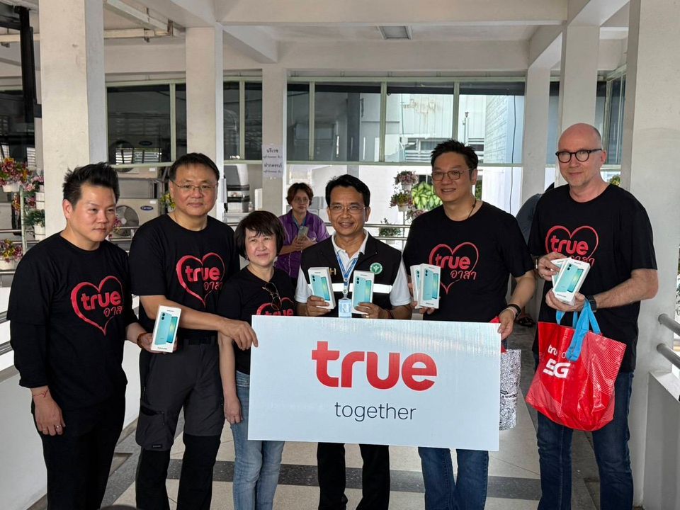 จากใจถึงใจ... ทีมผู้บริหารทรูลงพื้นที่หาดใหญ่ เร่งช่วยเหลือ พร้อมเติมพลังใจฮีโร่ชุดขาว จิตอาสาด่านหน้า  พนักงาน คู่ค้า และชุมชนผู้ประสบภัย