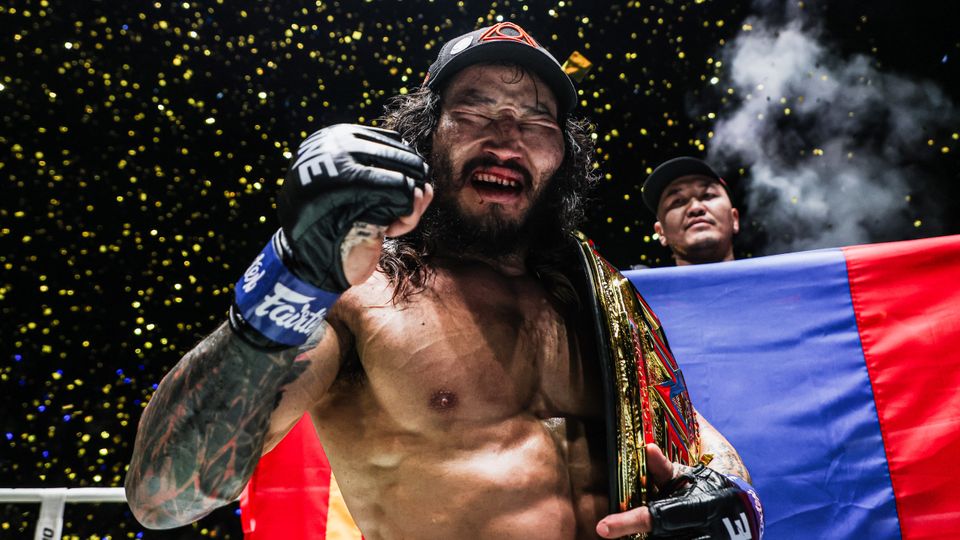 ONE Championship : ทำความรู้จัก เอ็งค์-ออร์กิล บาร์ทาคู แชมป์โลก ONE MMA รุ่นแบนตัมเวตใหม่