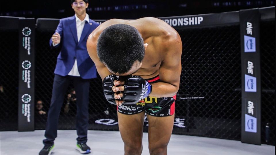 ONE ลุมพินี : เสกสรร อ.ขวัญเมือง ขอโทษแฟนมวย ถอนชกศึก ONE ลุมพินี 137