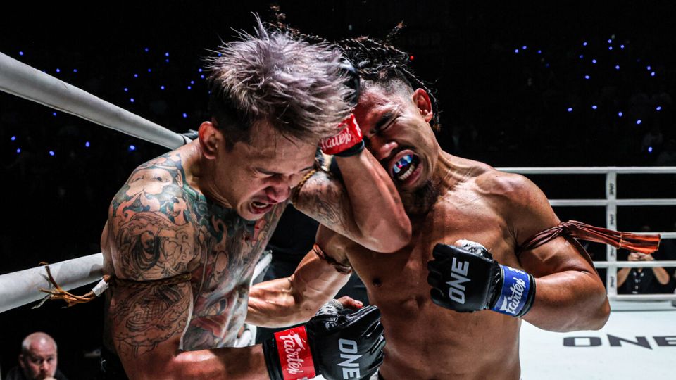 ONE ลุมพินี : กิ่งซางเล็ก ว.คําชํานาญ ชื่นชมสปิริต สุริยันต์เล็ก พ.เย็นยิ่ง ขอสู้ต่อแม้โดนศอกท้ายทอย