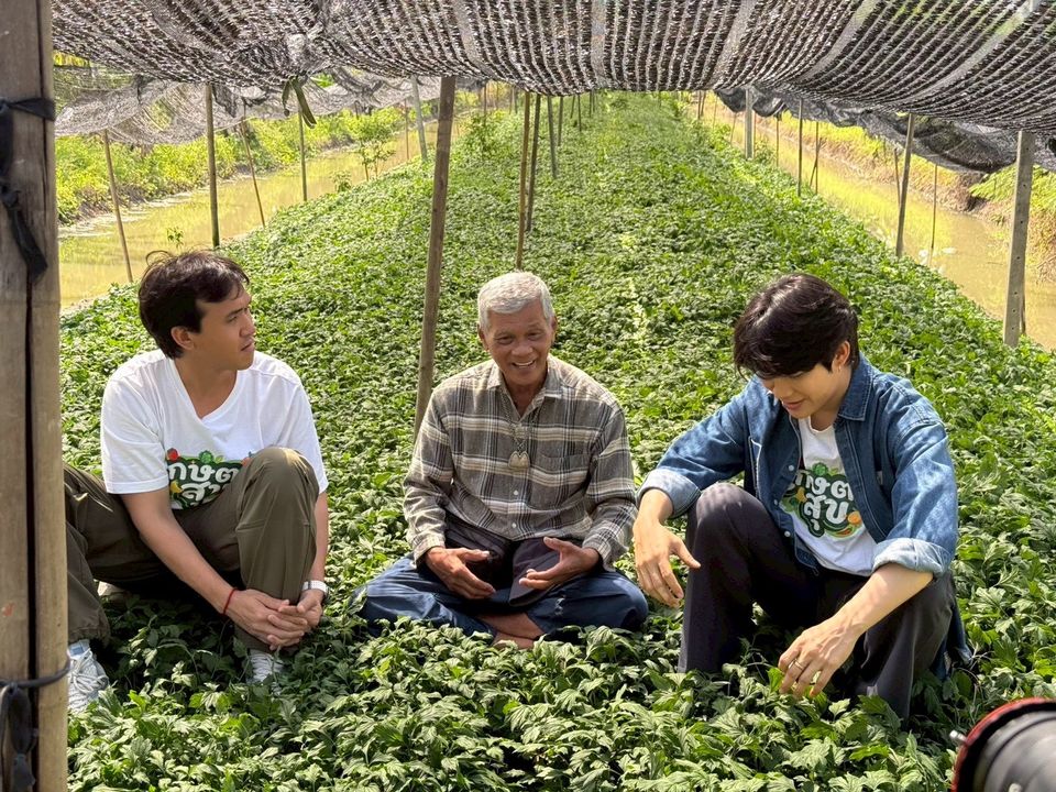 “โต๋นแตร-จุกบี้” พาบุก “สวนลุงเปี๊ยก” จิงจูฉ่าย จ.นนทบุรี สอนเทคนิคปลูกทุกสเต็ปพารวยใน “เกษตรสุข”