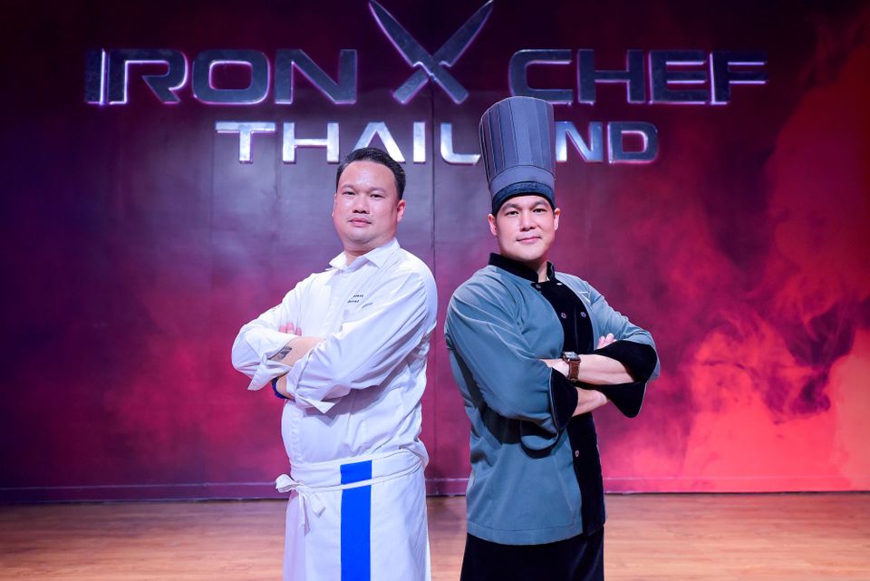Iron Chef!! เปิดศึกอาจารย์เชฟสะท้านบัลลังก์  “เชฟตี๋”เปิดเกมลุก..ท้าวัดพลัง “เชฟอาร์”