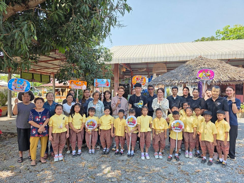 “พ่อเอ-ลูกแป้ง” ตะลุยบางเจ้าฉ่า เปิดโลกจักสานไม้ไผ่ไทยโกอินเตอร์   พร้อมไฮไลต์พาชมยางนาโบราณกว่า 300 ปี ใน “มิตรรักทั่วไทย”