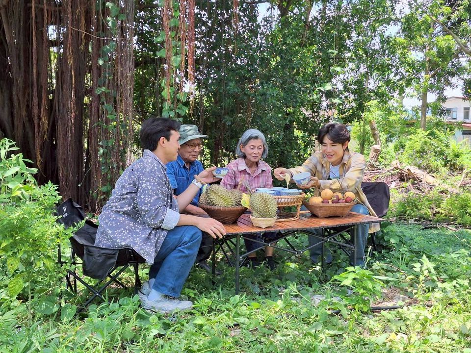 “โต๋นแตร-จุกบี้” พาลงสวน “ทุเรียนนนท์” ของแท้ ขอเคล็ดลับจากเจ้าของสวนต่างวัยที่ใจรักการเกษตร