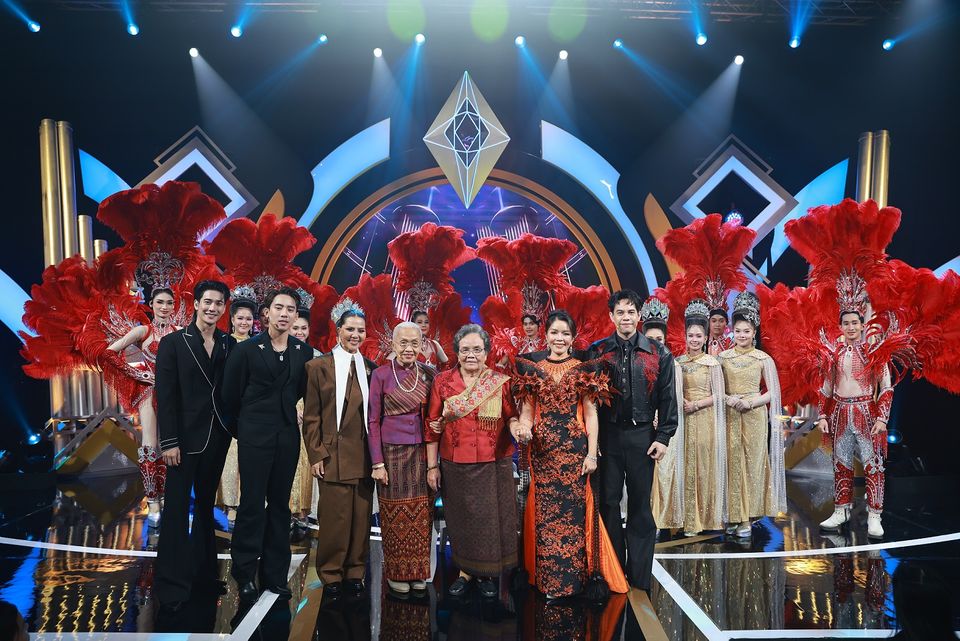 ตำนานปะทะดาวรุ่ง ! "บัลลังก์หมอลำ" จัดเต็ม 2 โชว์ใหญ่ เปิดศึก 6 หนุ่มโปรไฟล์ปัง ชิงตำแหน่ง "หมอลำบอยกรุ๊ป"
